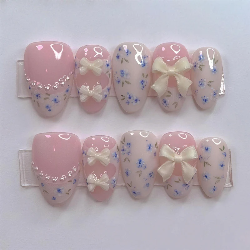 Künstlerisches Florales und Schleifen Press-On Nail Set