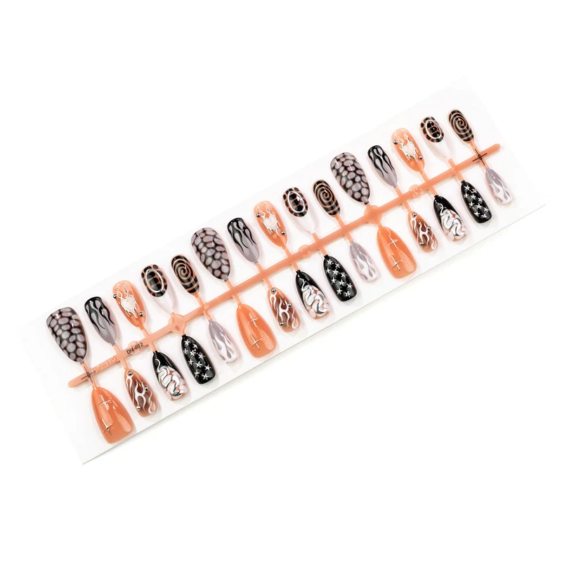 Künstlerisches Flame-Design Press-On Nagelset