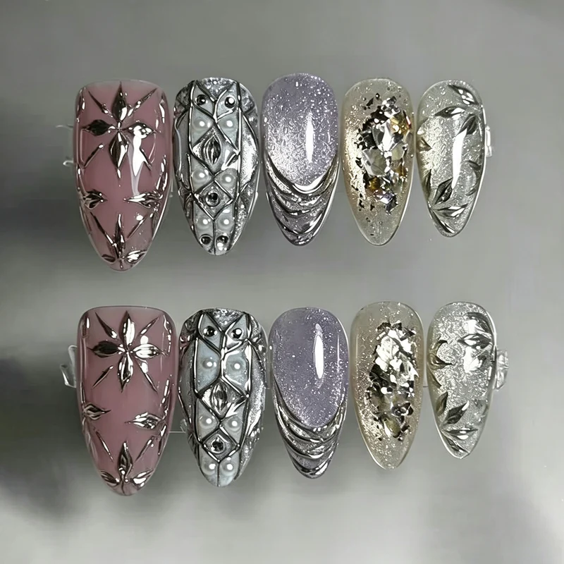 Künstlerisches verziertes Press-On-Nagelset