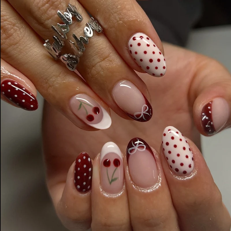 Kirschblüten-inspiriertes Press-On-Nagelkunst-Set
