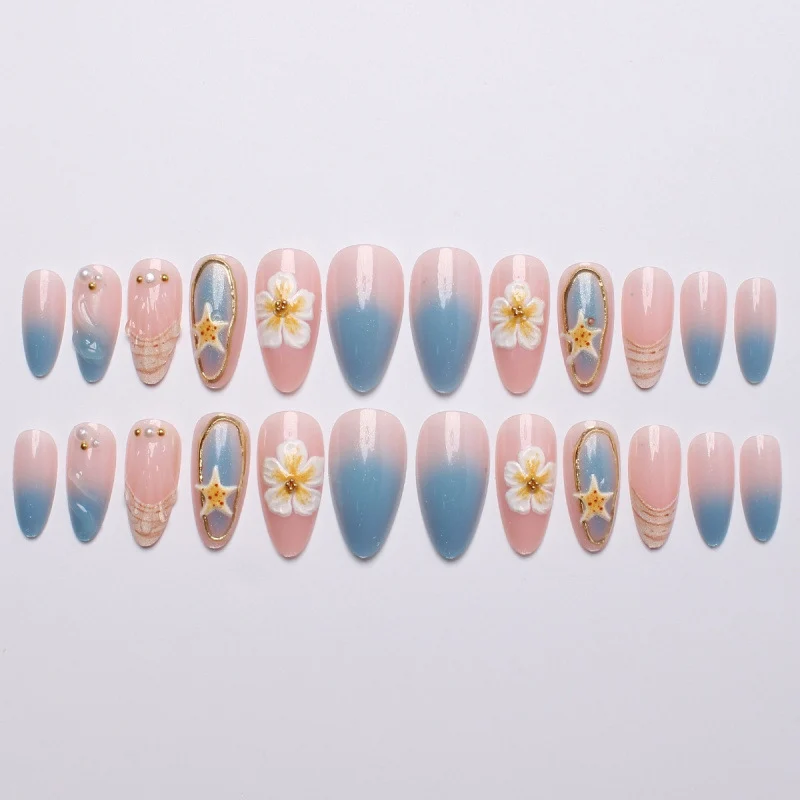 Künstlerisches von Muscheln inspiriertes Press-On-Nagel-Set