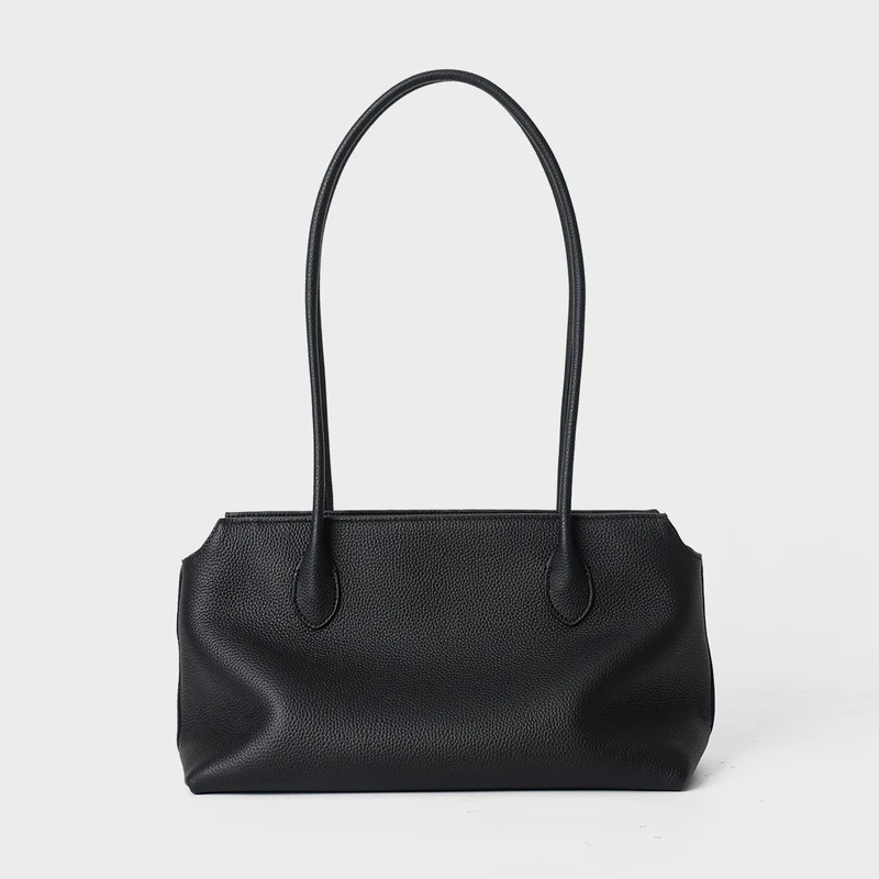 Slim rechteckige genoppte Tasche mit verlängerten Schultergurten