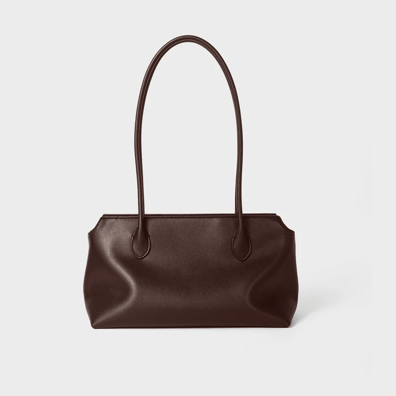 Schlanke Minimalistische Schultertasche mit langen Trägern