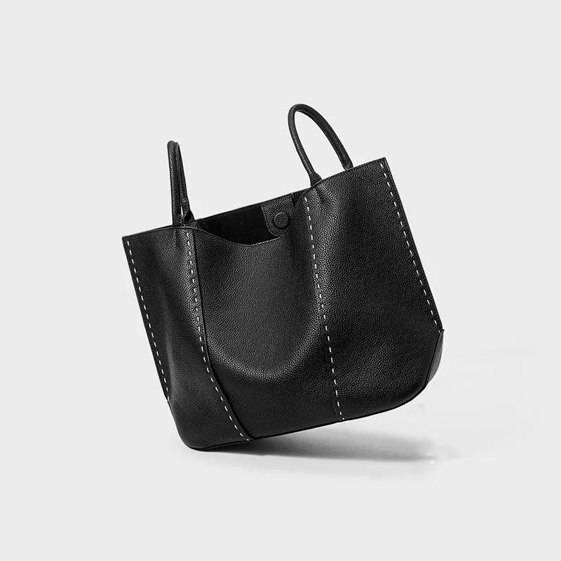 Geprägte Leder-Zwei-Henkel-Snap-Top-Tote mit Kontraststichdetails