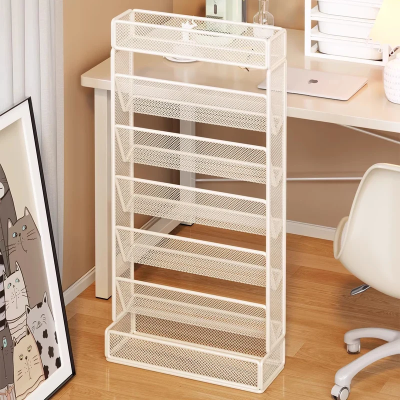 Schlanker vertikaler Mesh-Magazin- und Aktenorganisator mit schrägen Fächern
