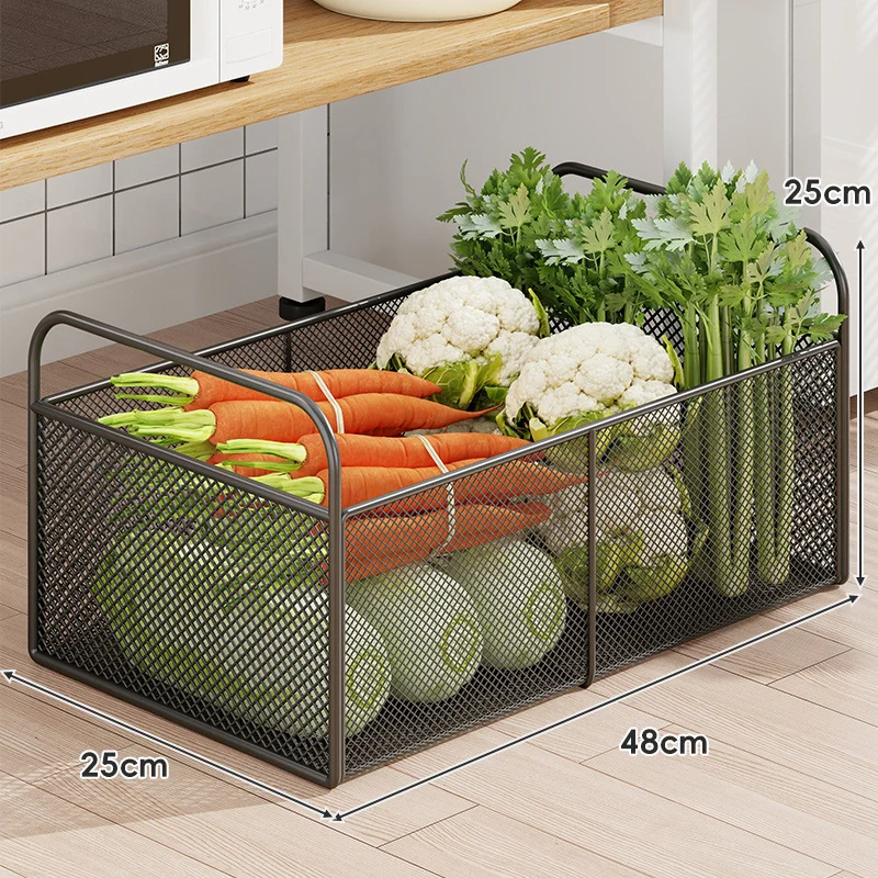 Rollwagen aus Mesh mit Holzgriffen