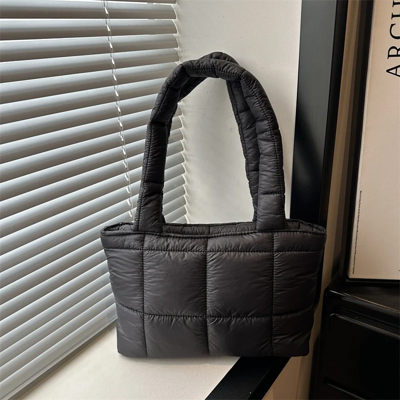 Stylische gepolsterte Handtasche