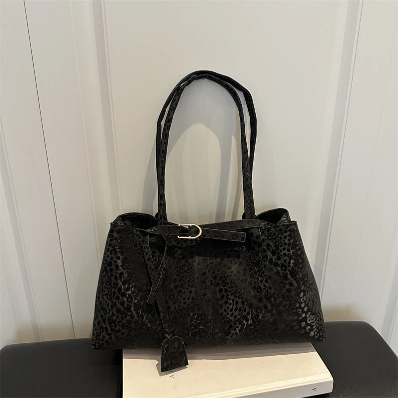 Stilvolle Gepardendruck-Handtasche