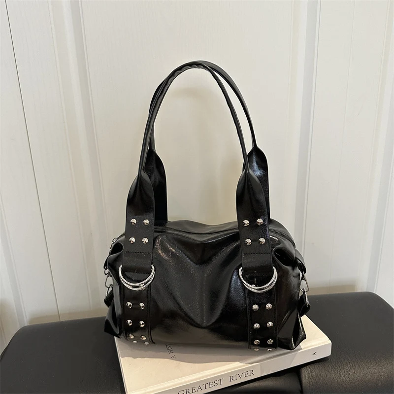 Nieten Strukturierte Handtasche