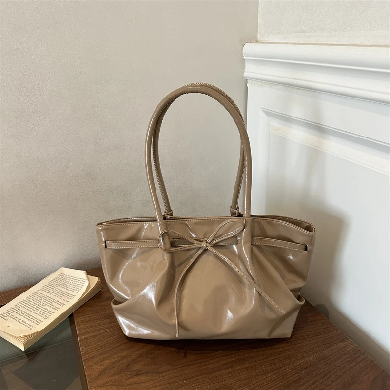 Elegante Patentleder Tote Bag