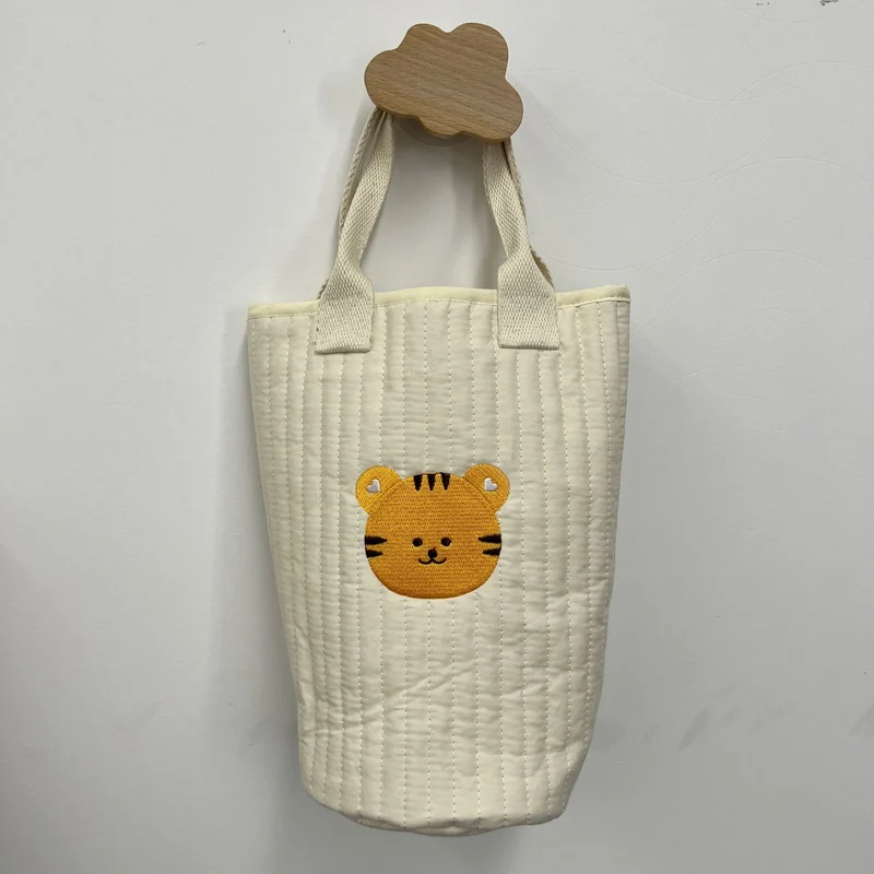 Ge quiltete Baumwoll-Canvas-Tasche mit besticktem Zitronenmuster und kurzen Webbandgriffen