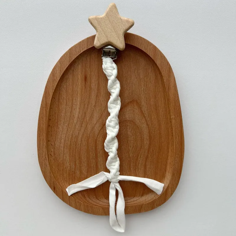 Holzstern Schnullerclip mit geflochtenem Baumwollriemen