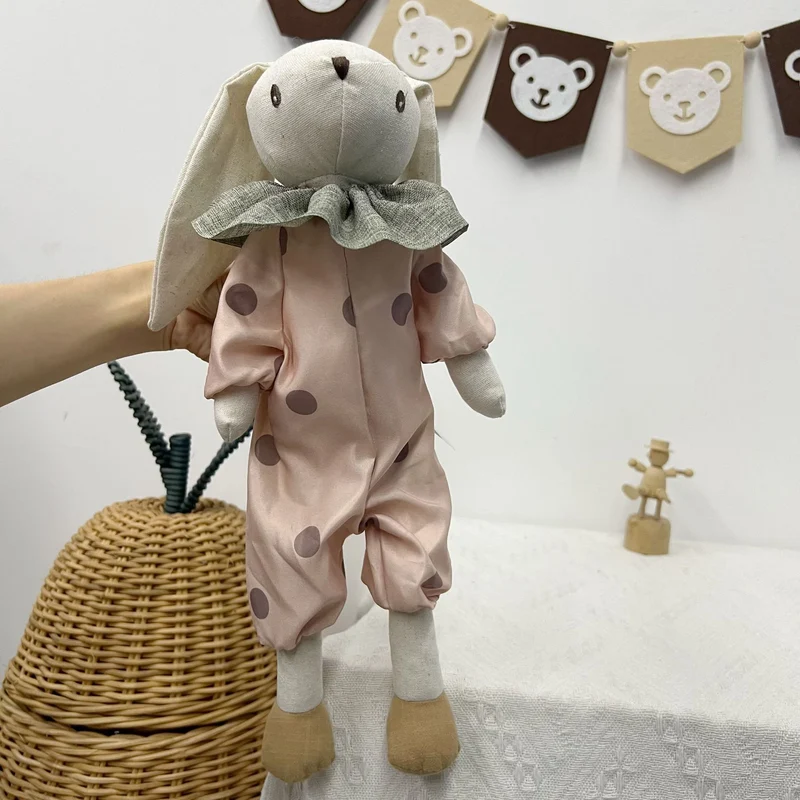 Weiche Vintage-Stil Langohren Stoffkaninchen Puppe in Karierter Latzhose