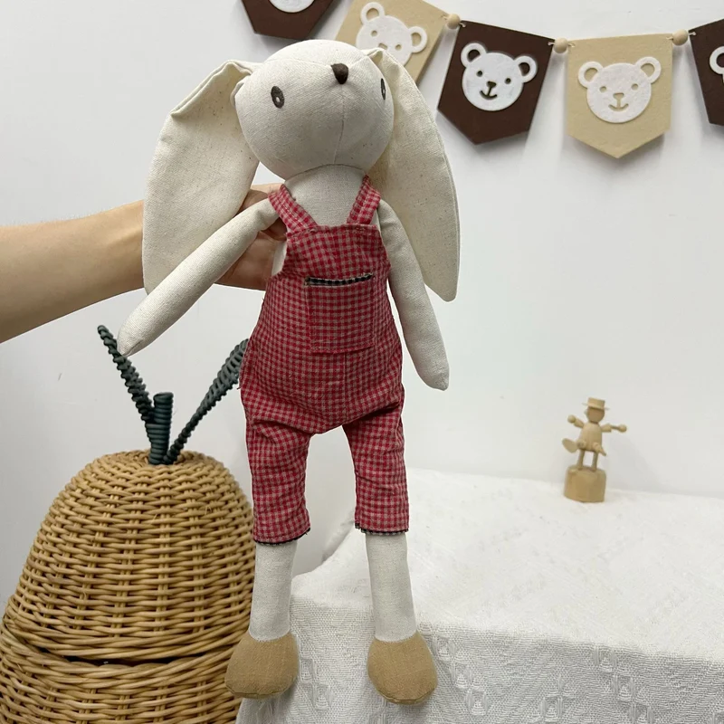 Weiche Vintage-Stil Langohren Stoffkaninchen Puppe in Karierter Latzhose