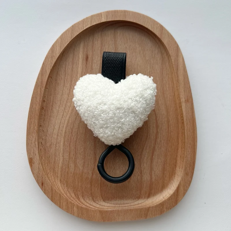 Plüsch Herz Taschenanhänger Schlüsselring mit Stoffschlaufe und Gummi O-Ring