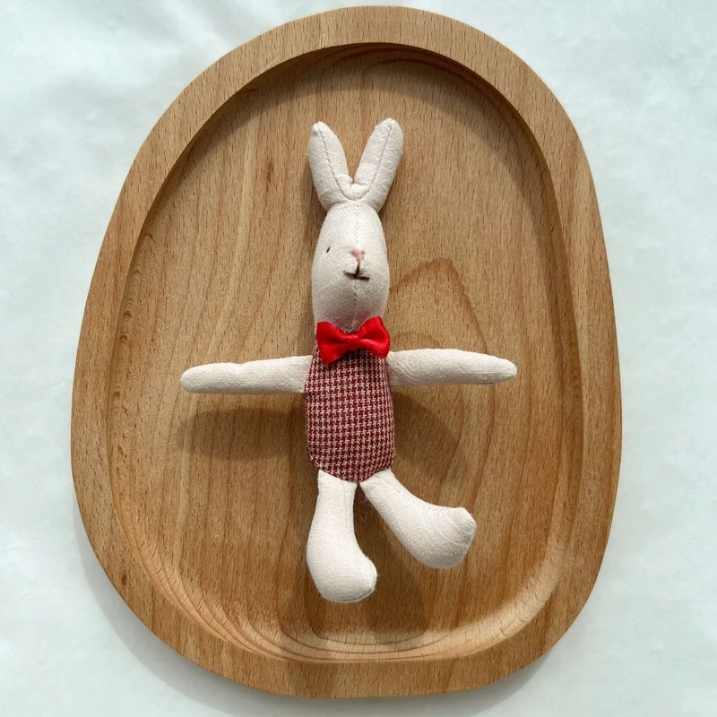 Handgenähte Leinen-Hasen-Schnuffeltuch-Puppe mit Karo-Taschenkleid