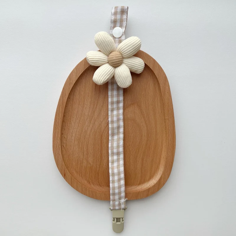 Karo Baumwolle Schnullerband mit gepolstertem geripptem Blumenmotiv und Schnellverschlussclip