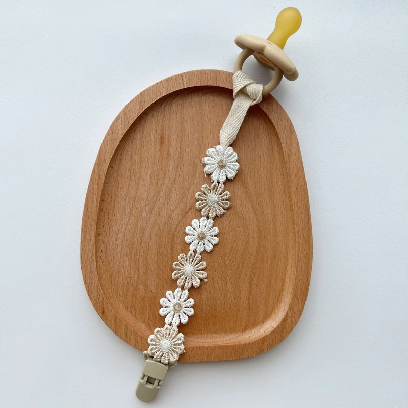 Crochet Daisy Schnullerclip mit Baumwollband