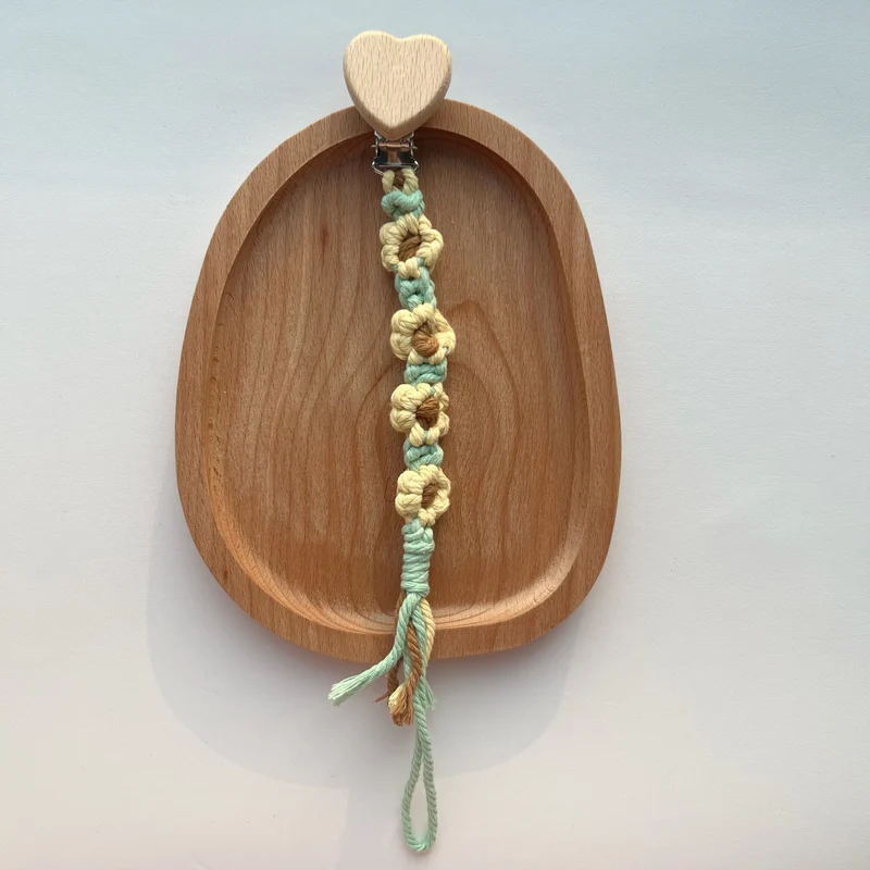 Baumwolle Häkelblumen Schnuller und Beißring Clip mit Holz Herz Sicherheitsclip