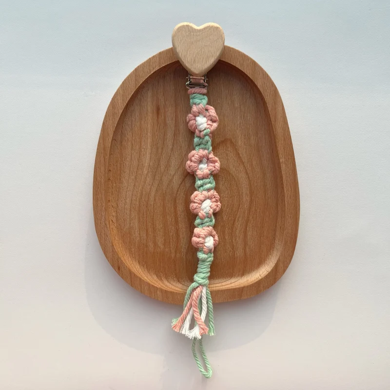 Baumwolle Häkelblumen Schnuller und Beißring Clip mit Holz Herz Sicherheitsclip