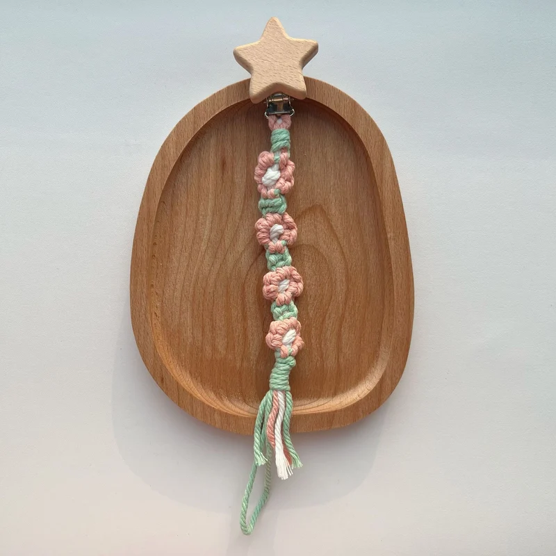 Baumwolle Häkelblumen Schnuller und Beißring Clip mit Holz Herz Sicherheitsclip