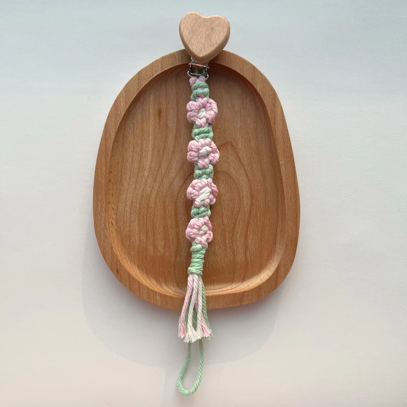 Baumwolle Häkelblumen Schnuller und Beißring Clip mit Holz Herz Sicherheitsclip