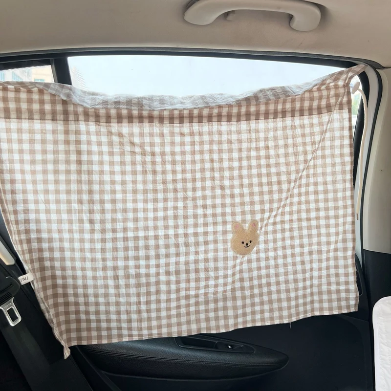 Autofenster-Verdunkelungsvorhang mit Saugnäpfen und Karo-Baumwollpaneel