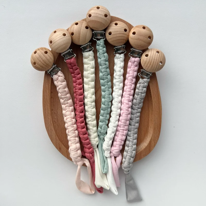 Geflochtener Baumwoll-Schnullerclip mit Holz-Sicherheitsclip