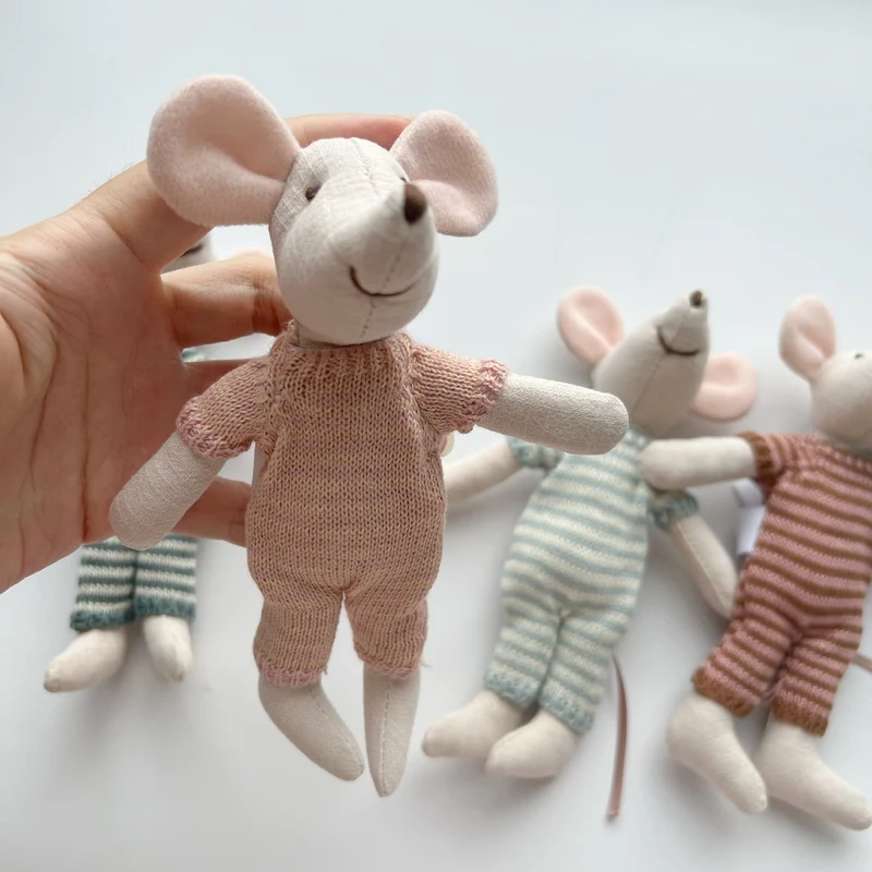 Artisan Leinen Spielmaus Puppe mit Gingham Kleid