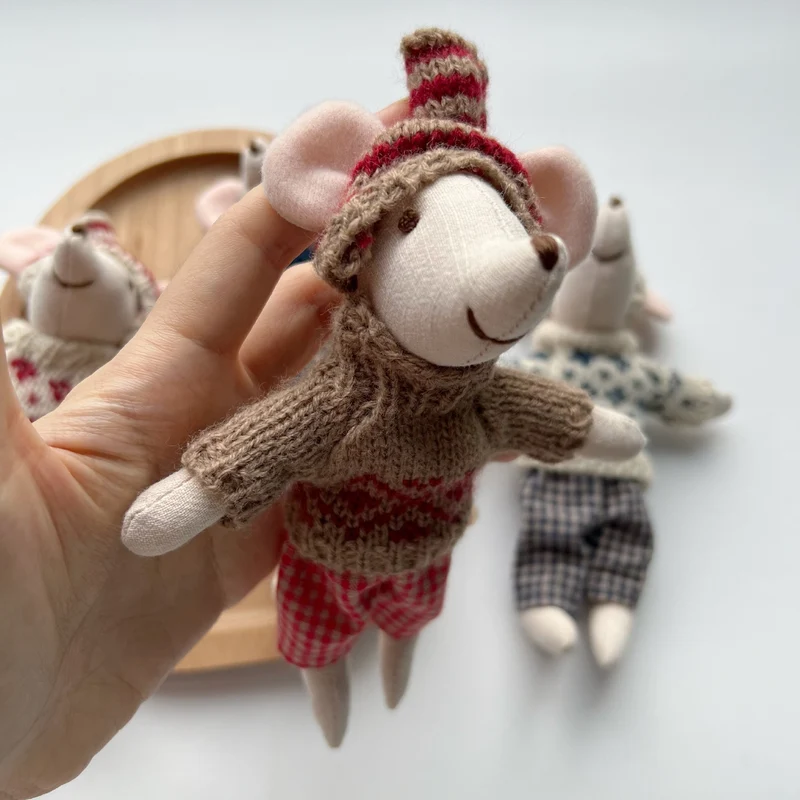 Artisan Leinen Spielmaus Puppe mit Gingham Kleid