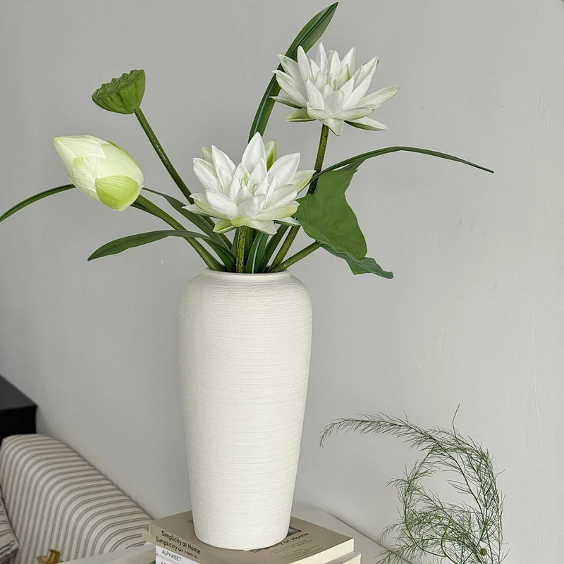 Texturierte zeitgenössische dekorative Vase