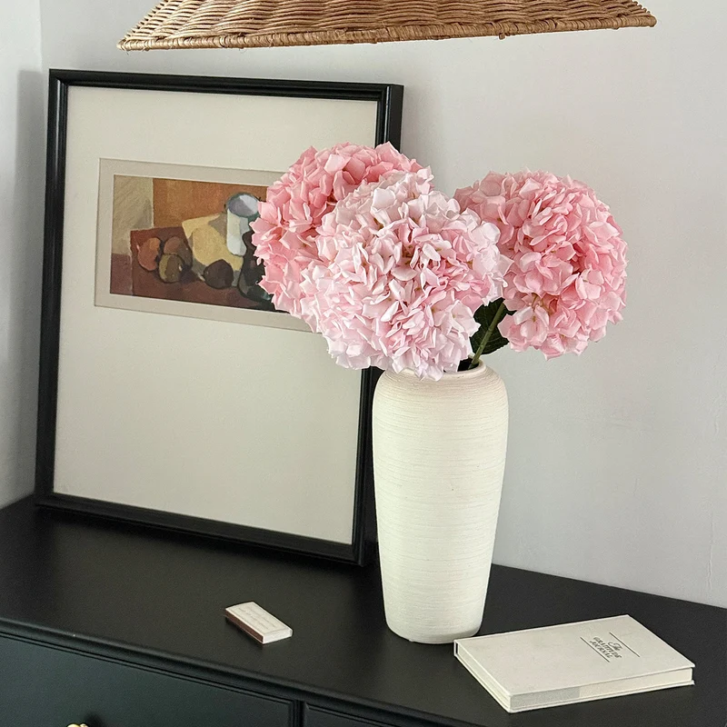 Texturierte zeitgenössische dekorative Vase