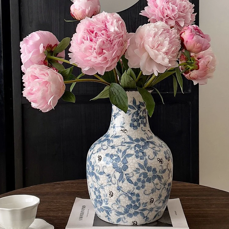 Blumengemusterte Keramikdose