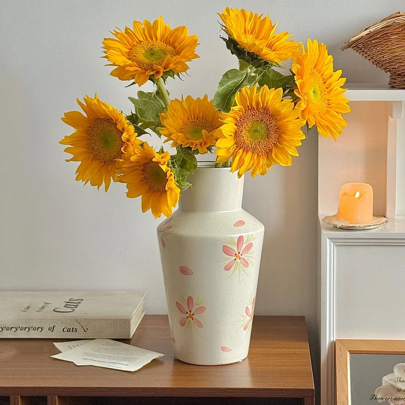 Blumenverzierte Keramikblumenvase