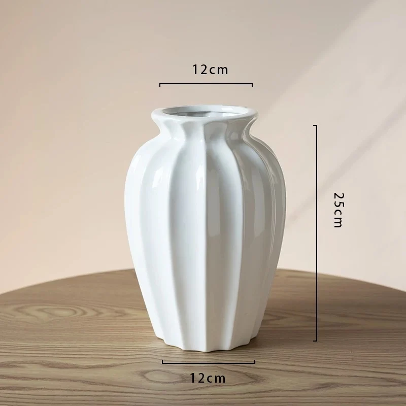 Elegante Porzellan-Blumenvasen