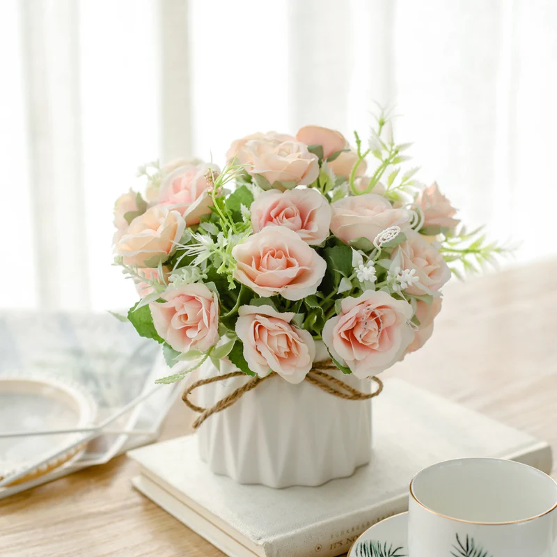 Elegante Blumenarrangement