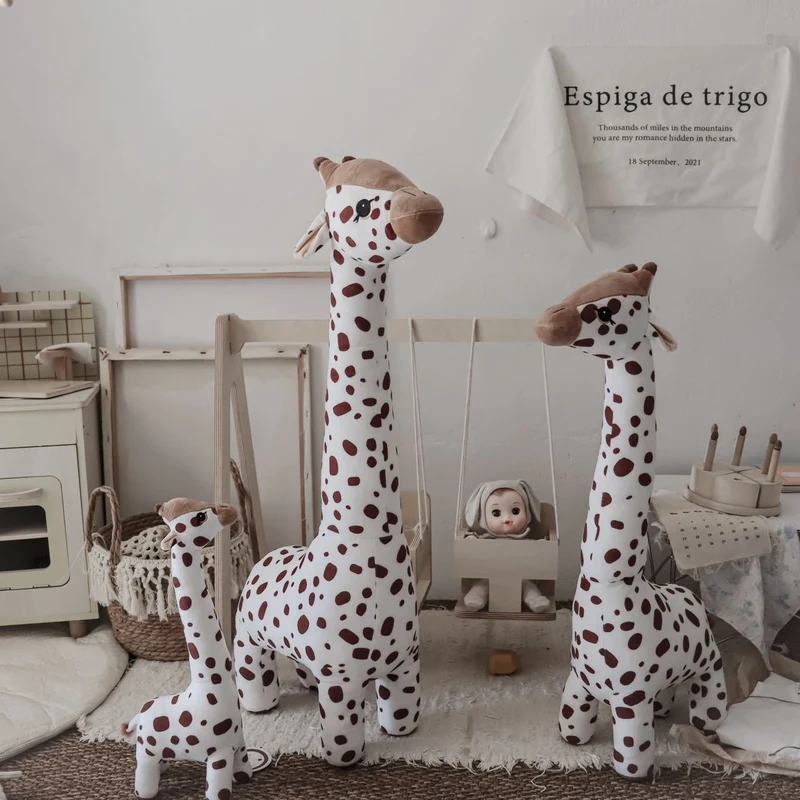 Oversized Plüschgiraffenfamilien-Floorspielzeug