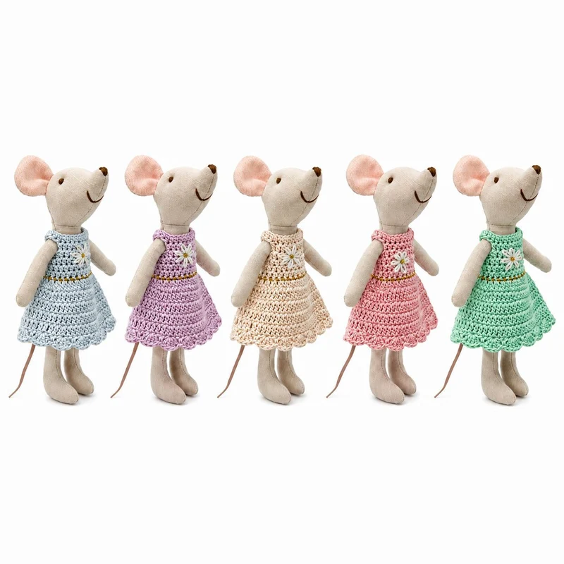 Miniatur handgenähte Leinenmaus Plüschtier mit gehäkeltem Kleid