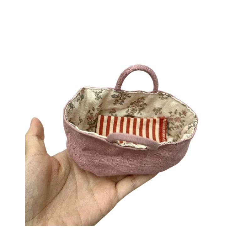 Miniatur Artisan Stoffmaus Puppe mit Flügelcape