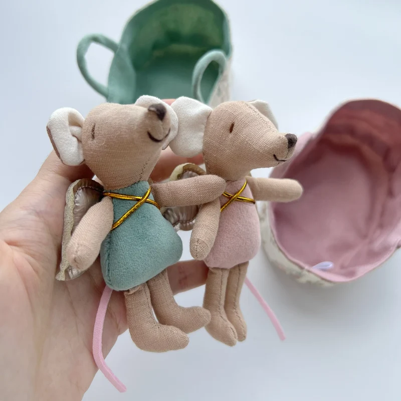 Mini-Stoffmaus-Puppe im tragbaren Leinen-Totenspielset