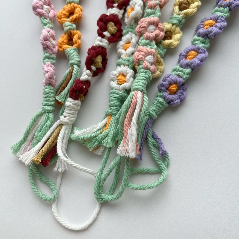 Makramee Kinderwagen- und Schnuller-Lanyard mit Holzstern-Clip