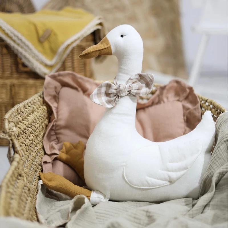 Handgemachte Bio-Baumwolle Hasen Plüschpuppen mit abnehmbaren Outfits
