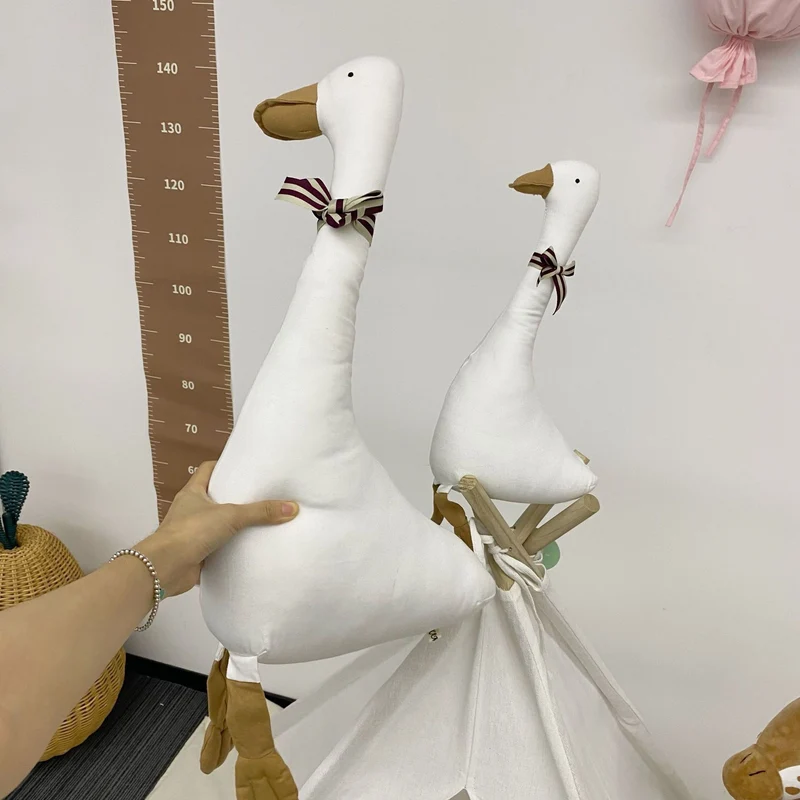 Handgemachte Leinen-Plüsch-Hasenpuppe mit Fliege und abnehmbaren Latzhosen