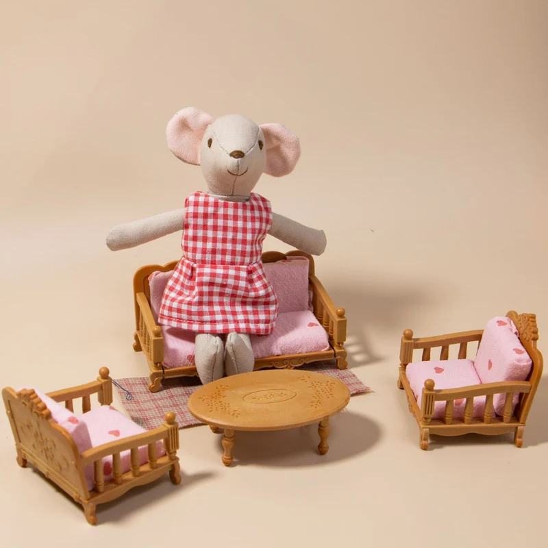 Handgemachte Leinenmaus Puppe mit abnehmbarem Karodress