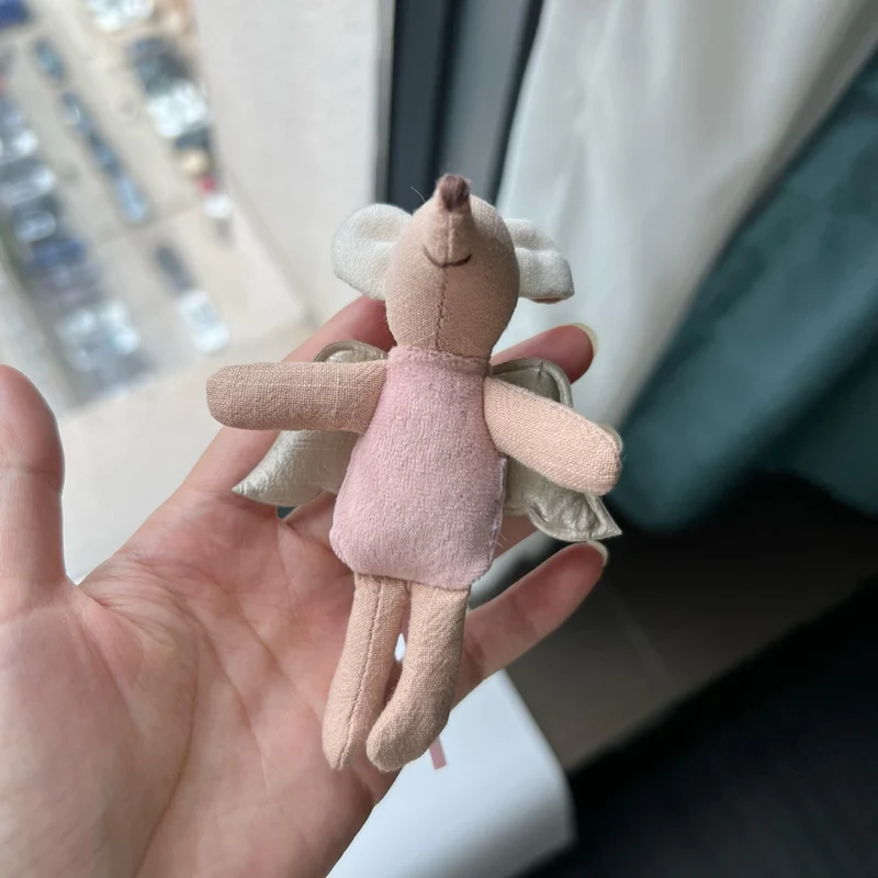 Handgemachte Leinen Lange-Glied-Bunny-Puppe mit gesticktem Karotten-Overalls