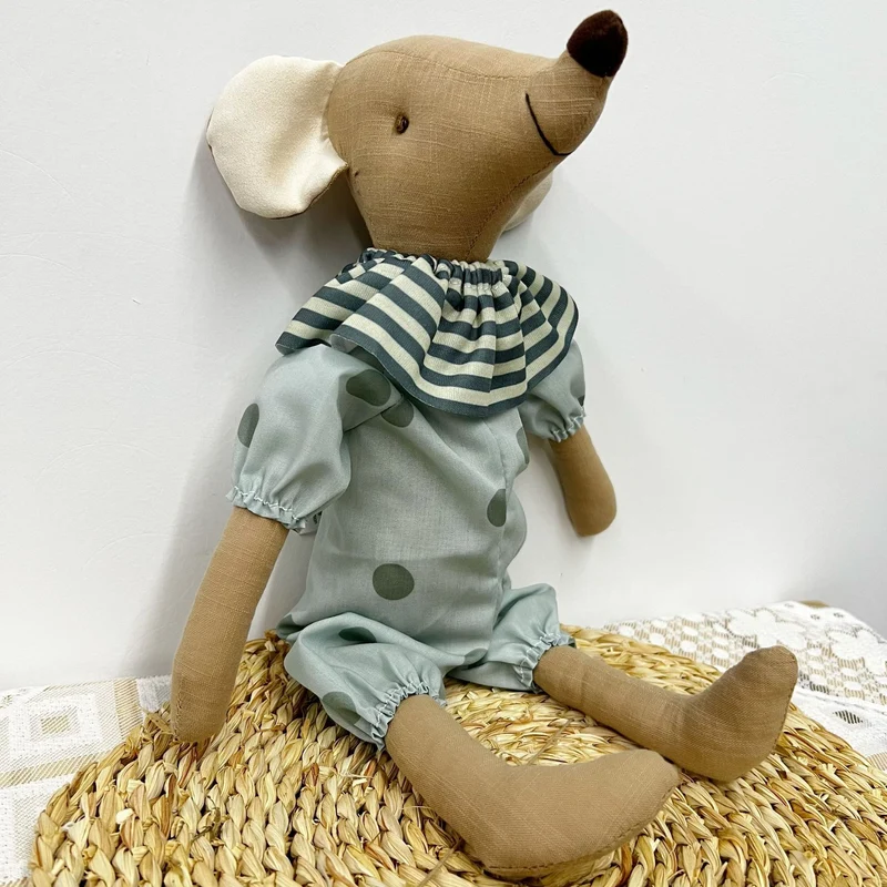 Handgemachte Leinen Lange-Glied-Bunny-Puppe mit gesticktem Karotten-Overalls