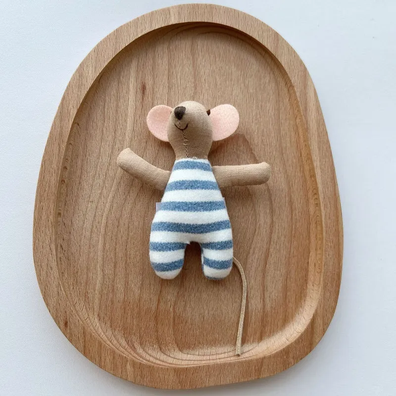 Handgemachte Leinen Lange-Glied-Bunny-Puppe mit gesticktem Karotten-Overalls