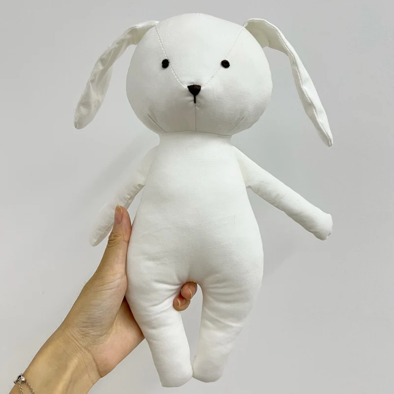 Handgemachte Leinen-Hase Weiche Stoffpuppe mit besticktem Latzkleid
