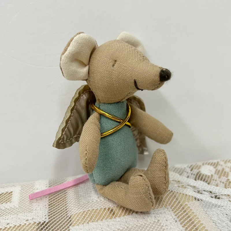 Handgefertigte Leinen-Elefant-Stoffspielzeug-Puppe mit gestreiftem Rüschkragen