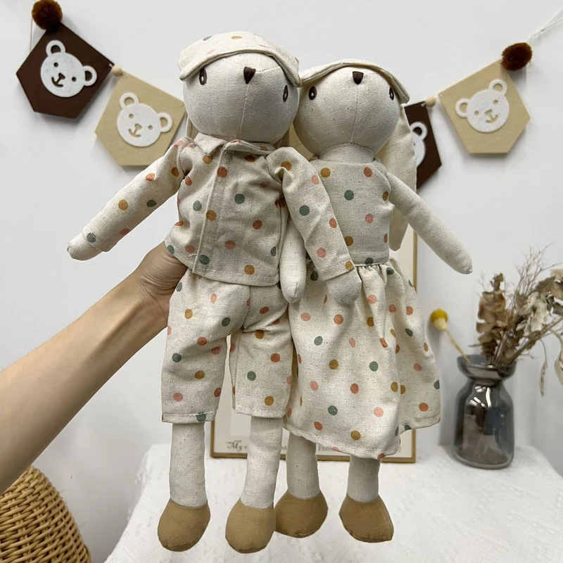 Handgefertigte Leinenhase-Rag Doll mit langen Ohren und Gingham-Kleid